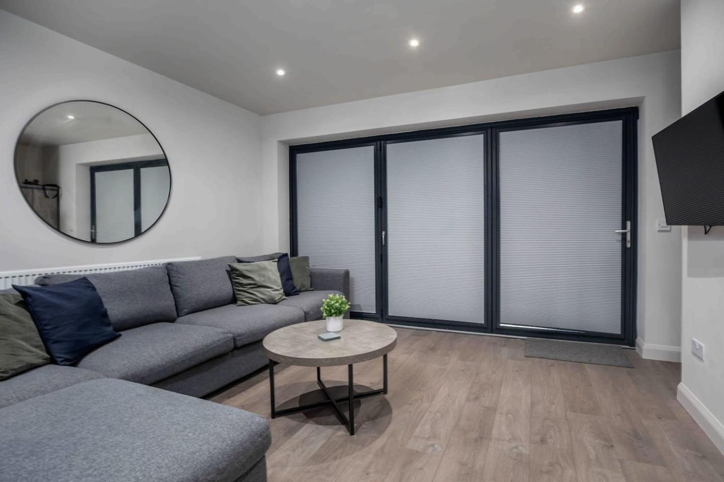 Superb, Newly Extended House Near Peak District Holiday home *